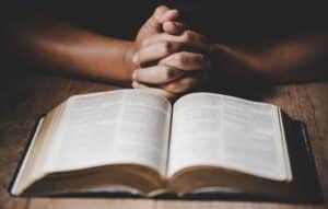 Explora la Biblia con Apps únicas