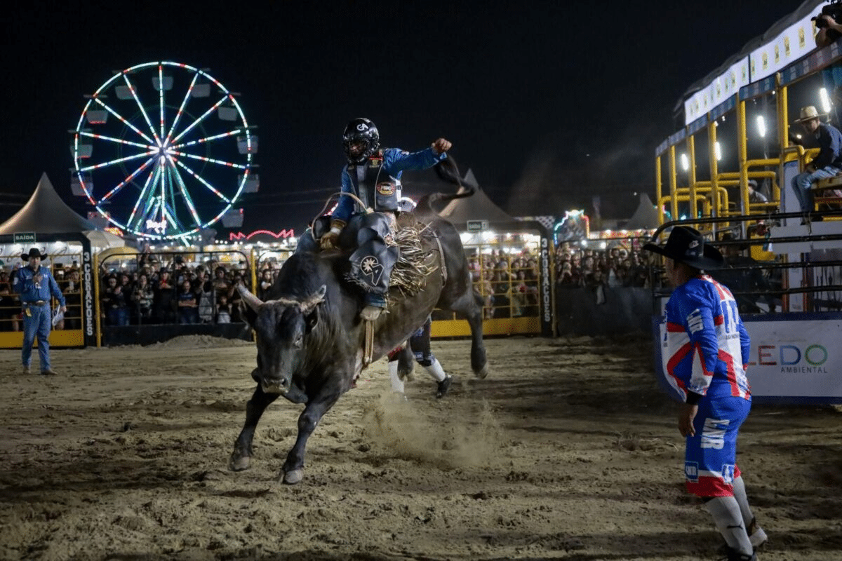 Raíces del Rodeo: Pasión y Debate